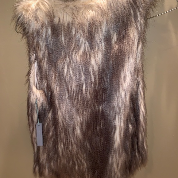 Tart Collections fur vest - Picture 3 of 4